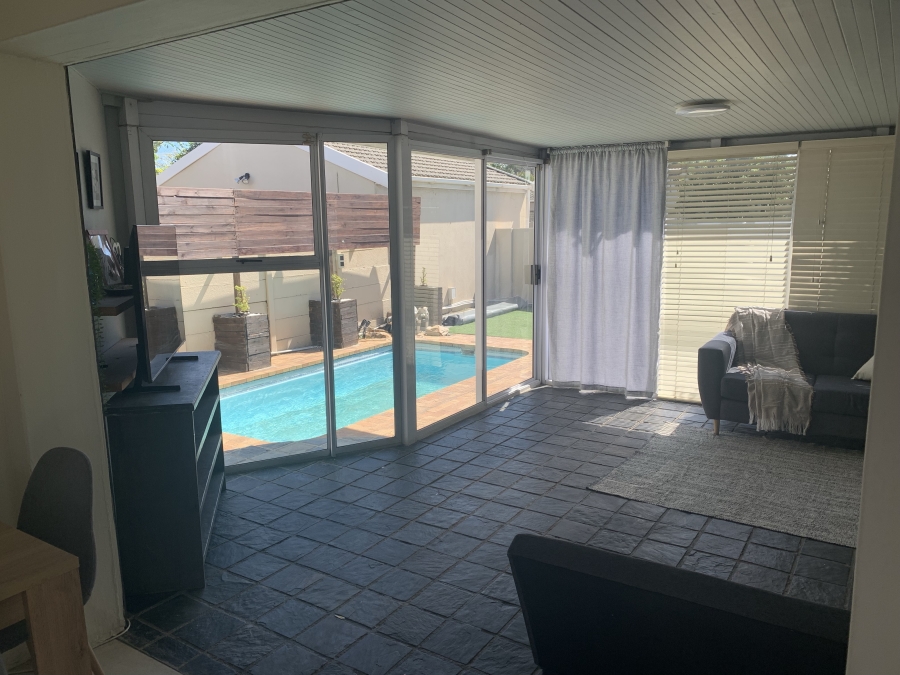 2 Bedroom Property for Sale in Table View Western Cape
